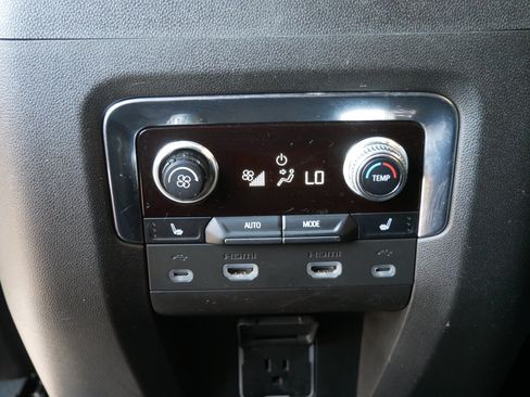 Used 2021 GMC Yukon XL Denali w/ Denali Premium Package AWD/4WD image 13