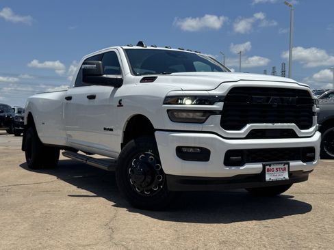 New 2026 RAM 3500 Lone Star AWD/4WD image 2