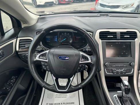 Used 2016 Ford Fusion SE w/ Equipment Group 202A image 21
