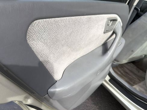 Used 2000 Toyota Camry CE FWD image 16