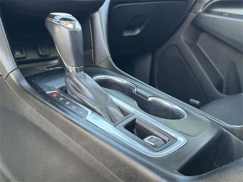 Used 2018 Chevrolet Equinox Premier image 25