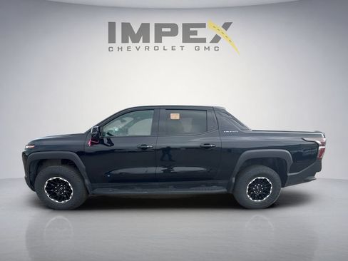 Used 2026 Chevrolet Silverado EV Trail Boss AWD/4WD image 2