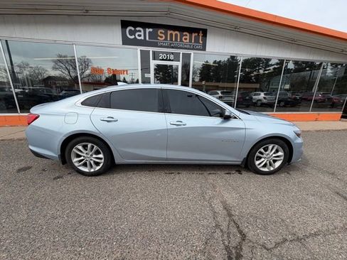 Used 2017 Chevrolet Malibu LT w/ Driver Confidence Package image 8