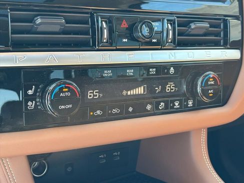 New 2026 Nissan Pathfinder Platinum image 16