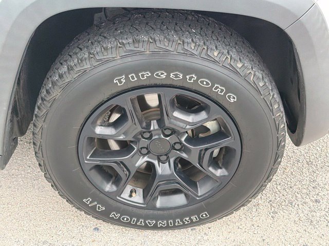 Used 2021 Jeep Cherokee Trailhawk AWD/4WD image 10