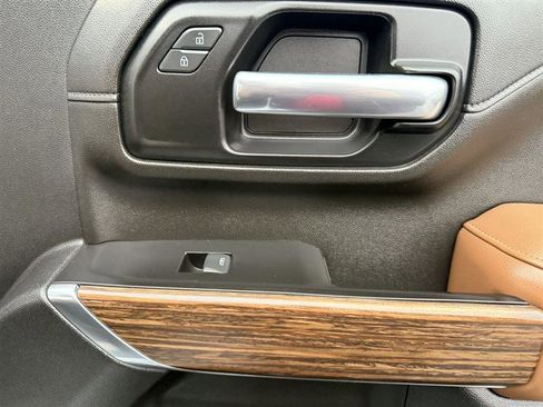 Used 2020 Chevrolet Silverado 2500 High Country w/ Technology Package image 16