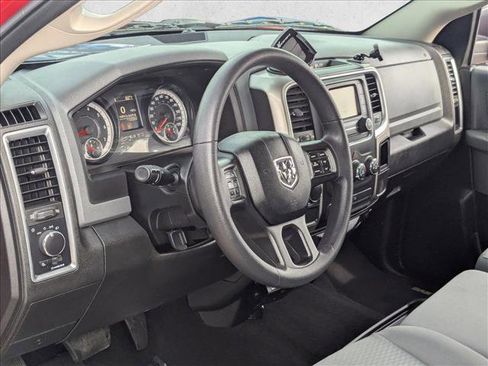 Used 2019 RAM 1500 Classic SLT image 10