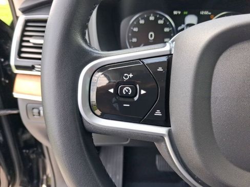 Used 2022 Volvo XC90 T6 Momentum w/ Advanced Package AWD/4WD image 18