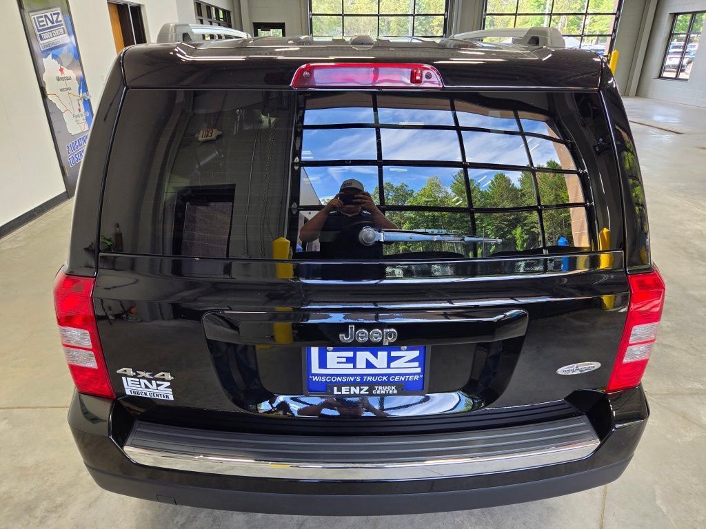 Used 2017 Jeep Patriot High Altitude AWD/4WD image 6