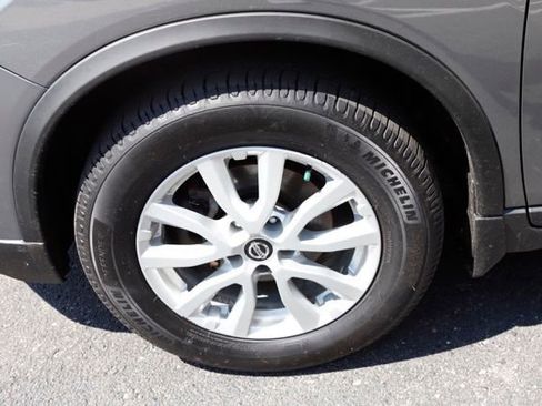 Used 2019 Nissan Rogue SV AWD/4WD image 12