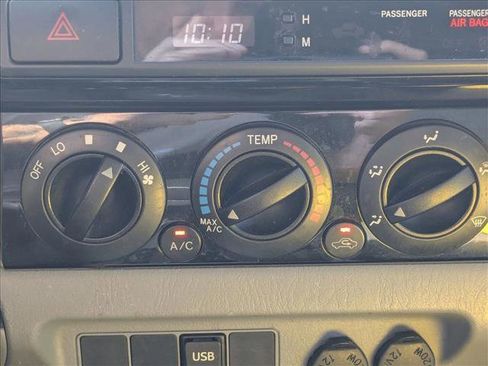 Used 2014 Toyota Tacoma PreRunner w/ SR5 Package image 18