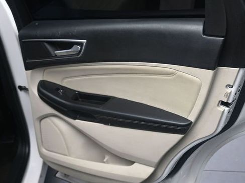 Used 2015 Ford Edge Titanium FWD image 20