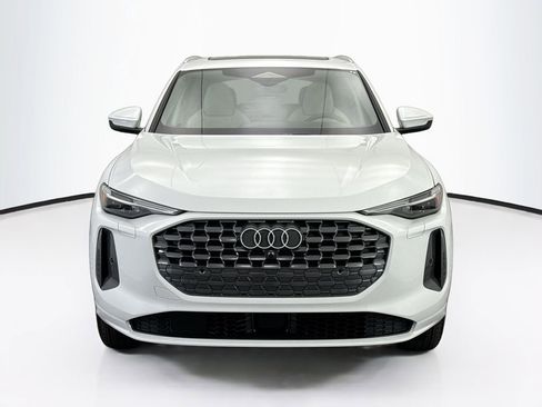 Used 2025 Audi Q5 2.0T Premium Plus w/ Premium Plus image 2