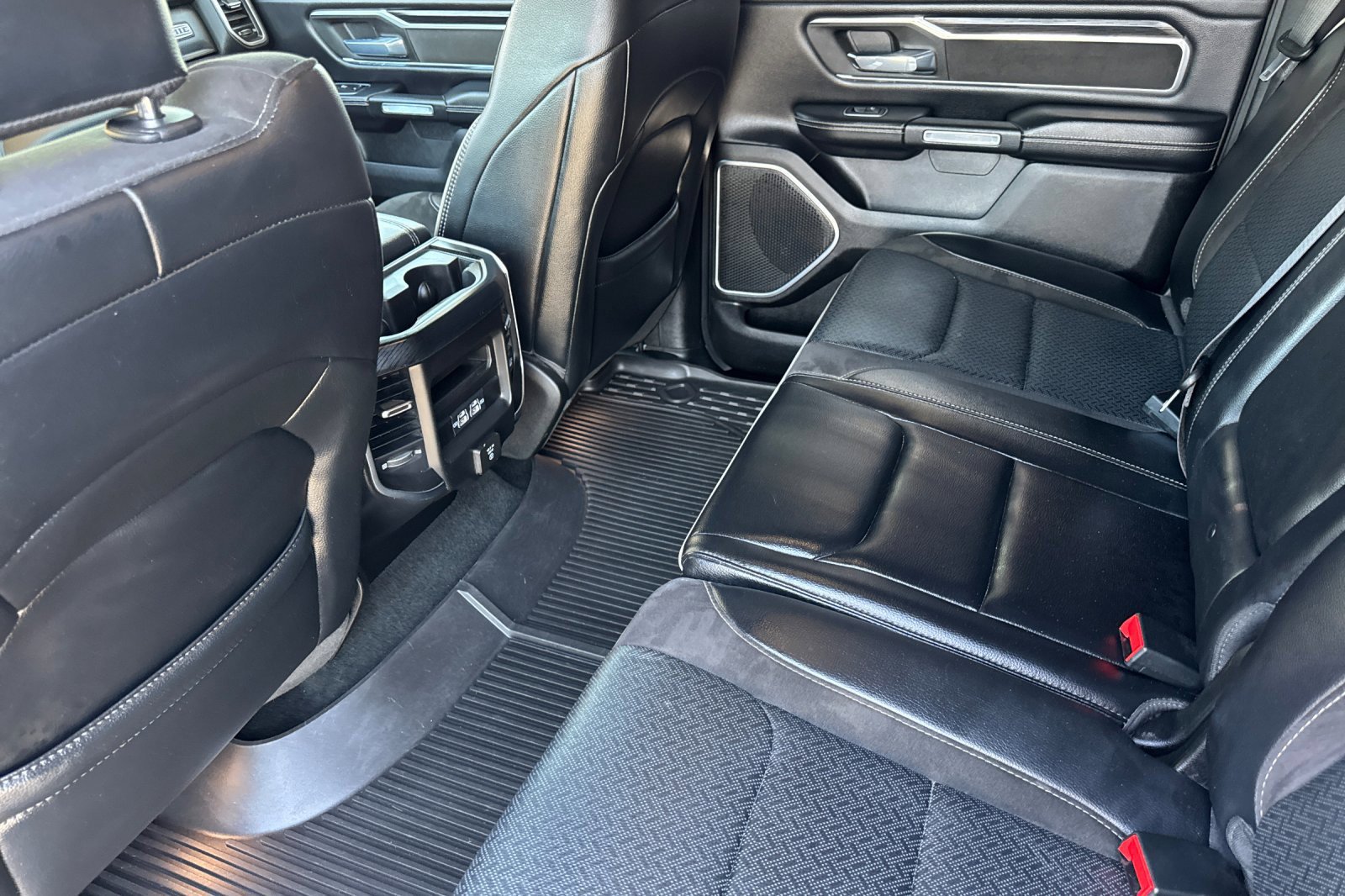 Used 2023 RAM 1500 Laramie AWD/4WD image 13