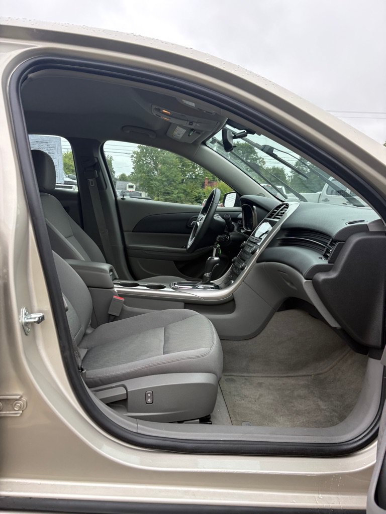 Used 2013 Chevrolet Malibu LS w/ Protection Package FWD image 11