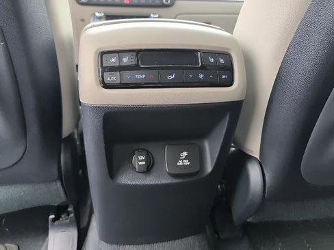 Used 2024 Hyundai Palisade Calligraphy image 18