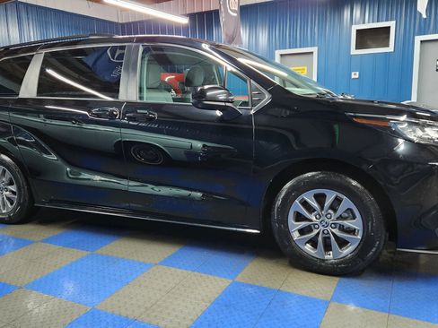 Used 2022 Toyota Sienna LE image 59