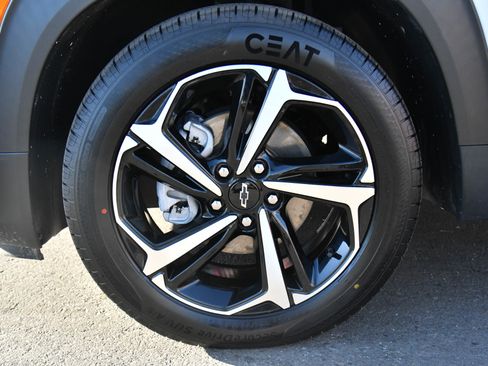 Used 2023 Chevrolet TrailBlazer RS w/ Convenience Package image 12