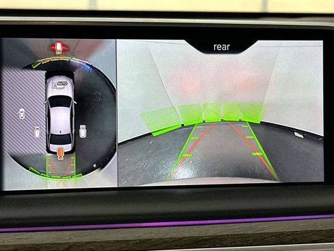 Used 2019 BMW 750i xDrive w/ Executive Package image 17