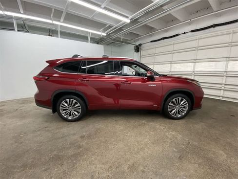 Used 2020 Toyota Highlander Platinum image 7