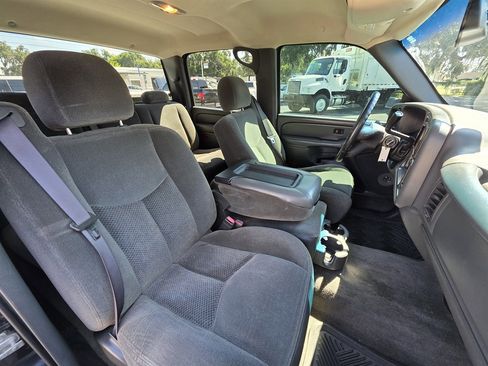Used 2004 Chevrolet Silverado 2500 LS w/ Skid Plate Package image 27