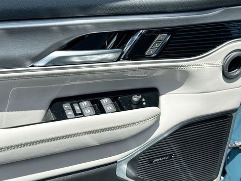 New 2026 Jeep Grand Wagoneer 2WD image 18