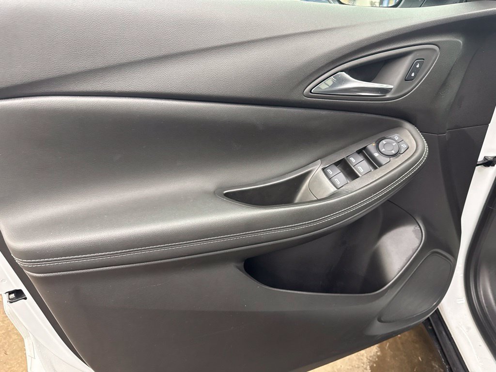 Used 2025 Buick Encore GX Preferred AWD/4WD image 18