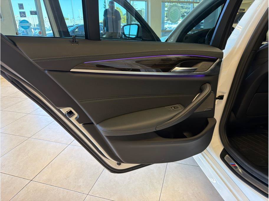Used 2021 BMW 540i w/ M Sport Package RWD image 12