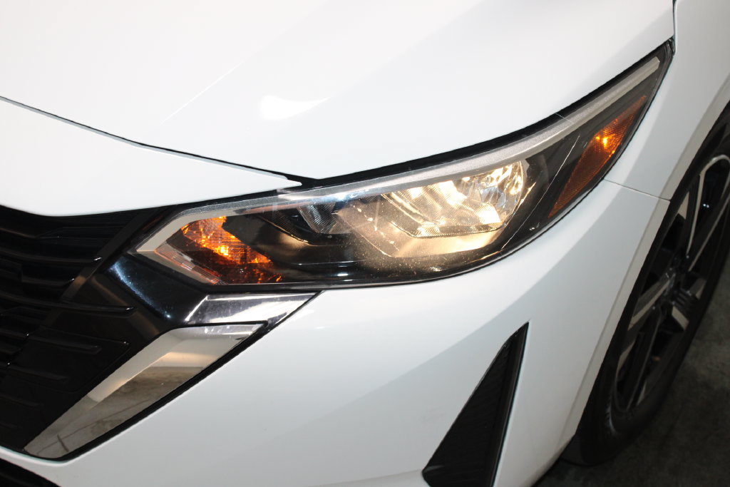 Used 2025 Nissan Sentra SV FWD image 49