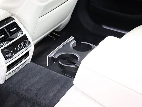 Used 2018 BMW 740i RWD image 22