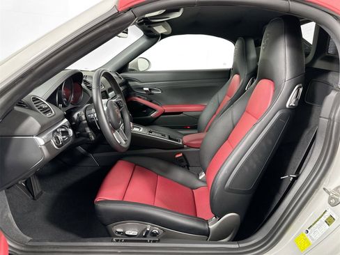 Certified 2024 Porsche 718 Boxster image 5