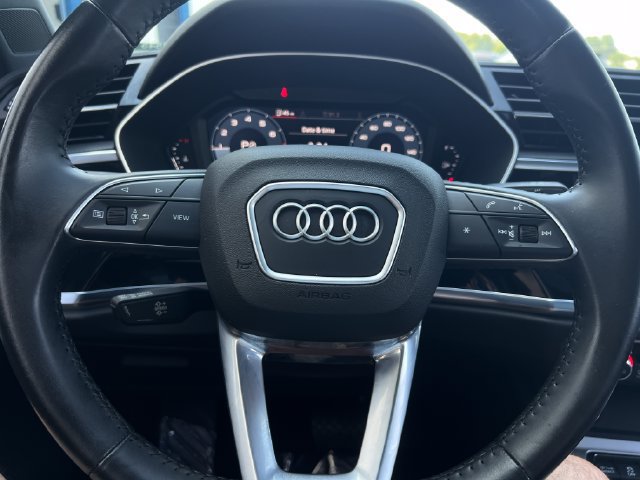 Used 2020 Audi Q3 2.0T Premium w/ Convenience Package AWD/4WD image 18