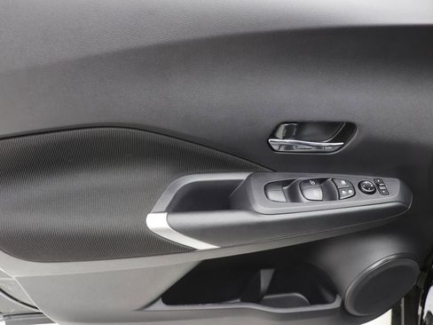 Used 2024 Nissan Kicks SV image 14