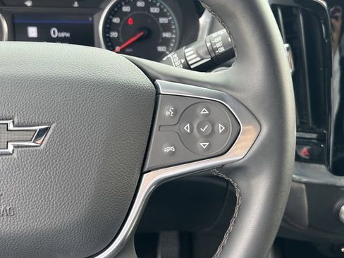 Used 2023 Chevrolet Traverse RS FWD image 9