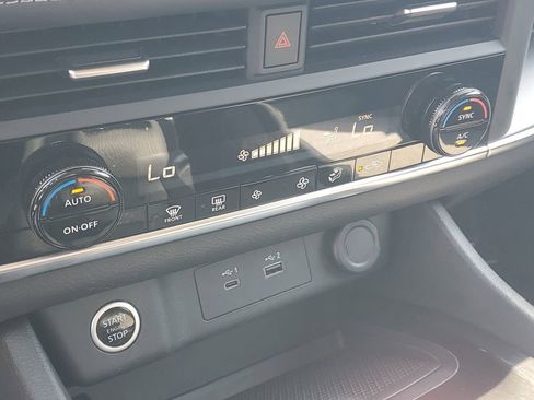 Certified 2023 Nissan Rogue SV image 33