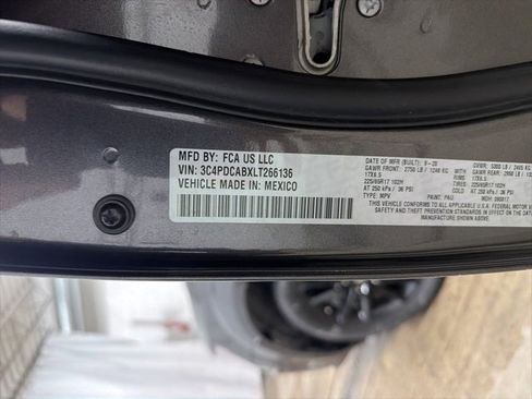 Used 2020 Dodge Journey SE w/ SE Popular Equipment Group image 26