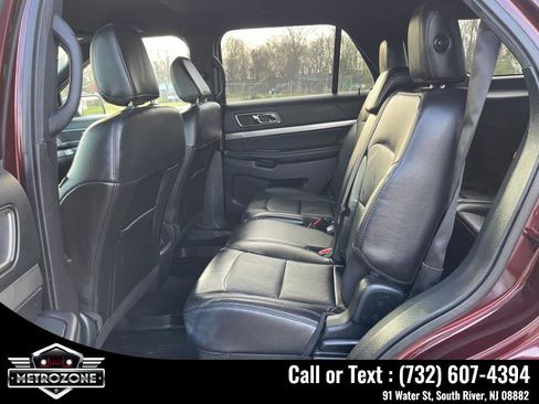 Used 2018 Ford Explorer XLT w/ Equipment Group 202A image 13