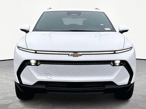 New 2026 Chevrolet Equinox EV LT image 2