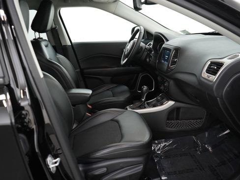 Used 2019 Jeep Compass Latitude w/ Popular Equipment Group image 12