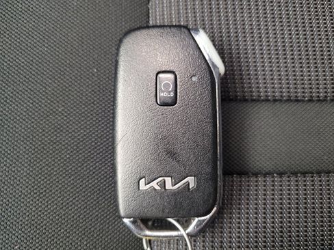 Used 2022 Kia K5 LXS AWD/4WD image 32
