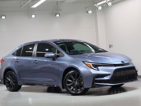Used 2026 Toyota Corolla SE w/ SE Package FWD image 7