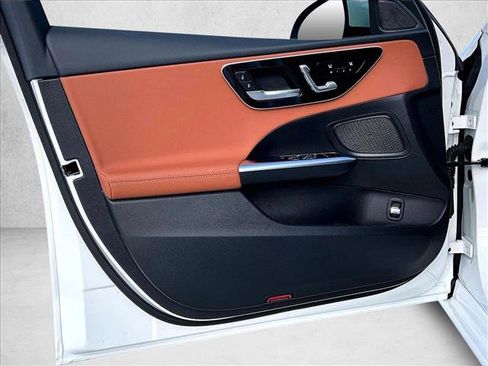 Used 2025 Mercedes-Benz C 300 Sedan image 18