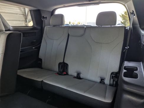 Used 2022 Hyundai Palisade SE image 15