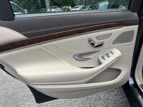 Used 2017 Mercedes-Benz S 550 4MATIC Sedan image 17