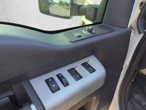 Used 2015 Ford F250 Lariat AWD/4WD image 9