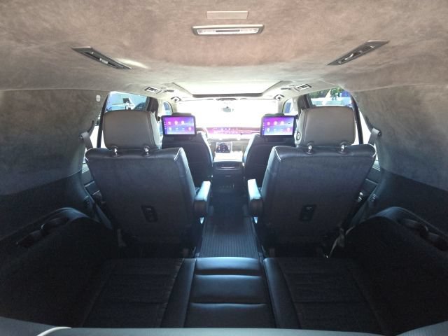 Used 2025 Cadillac Escalade Sport Platinum w/ LPO, Floor Liner Package AWD/4WD image 11