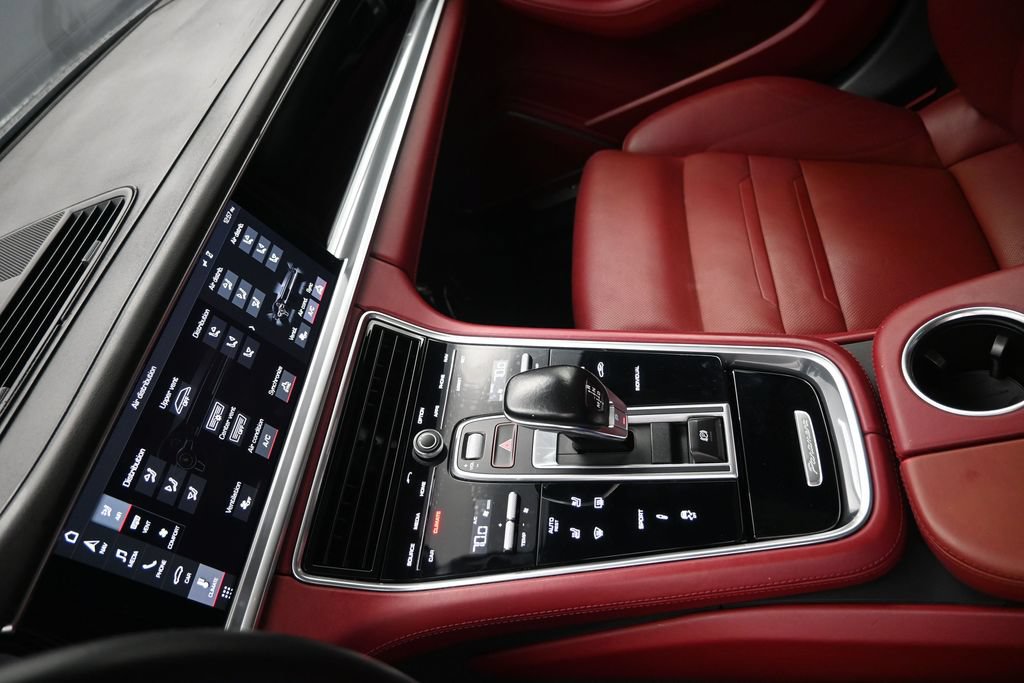 Used 2019 Porsche Panamera image 19