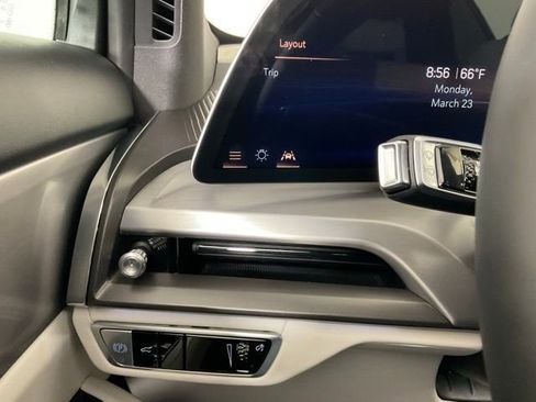 New 2026 Cadillac Vistiq Premium Luxury w/ LPO, Floor Liner Package AWD/4WD image 23