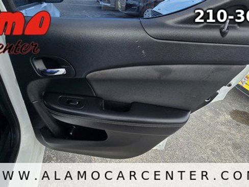 Used 2013 Dodge Avenger SE FWD image 22