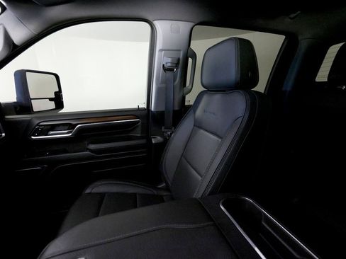 Used 2024 GMC Sierra 2500 Denali w/ Denali Reserve Package image 41